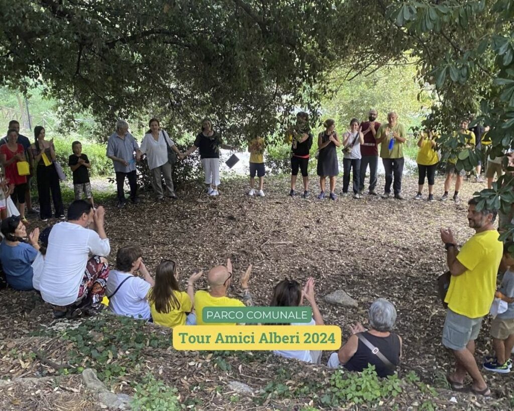 Giardino di via Maratona senza alberi - 03-Tour-Amici-Alberi-parco-organizzato-dal-comitato-piu-alberi