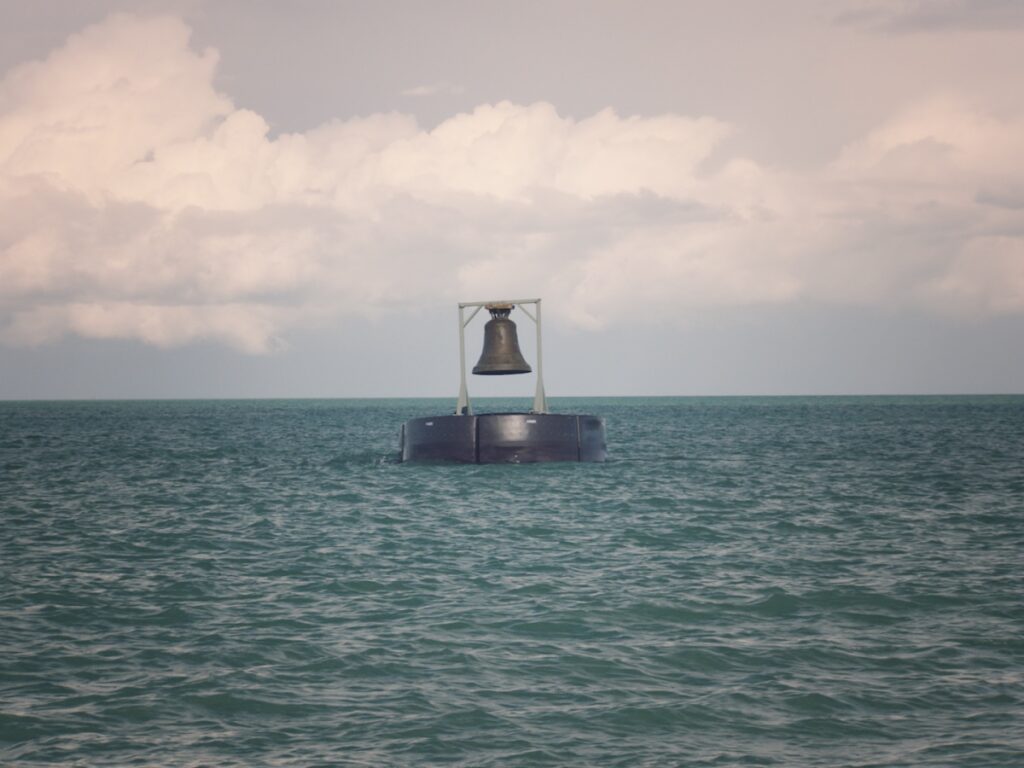 The bell tolls upon the waves, 2024
Video, loop, 19’50’’
Courtesy l’artista, kaufmann, Milano/New York, e Peter Kilchmann gallery, Zurigo e Parigi