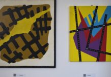 A sinistra :“Griglie” (1983) – Tecnica mista su carta, cm 60x60 di Ernesto Saquella
