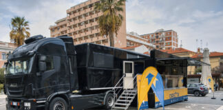OrientaMolì arriva a Termoli: il truck dell’orientamento sosta in Piazza Monumento