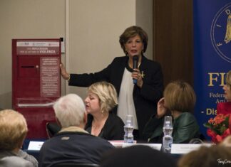 Termoli inaugura la Buca Rossa: un gesto concreto contro la violenza di genere