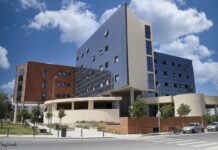 Termoli, palazzo di vetro a Difesa Grande: petizione online per la struttura abbandonata