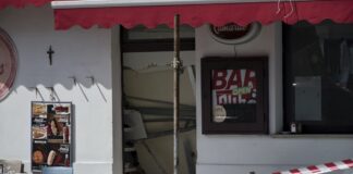 Termoli, crolla il solaio del Cafè de Paris: titolare travolto, clienti illesi