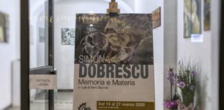 “Memoria e Materia”: la pittura materica di Simona Dobrescu in mostra a Termoli
