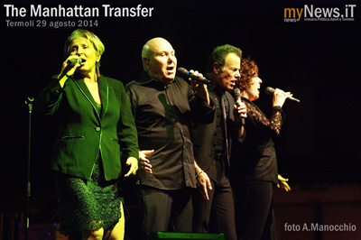 Manhattan Transfer durante il concerto nel Borgo Antico di Termoli