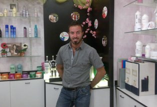 Antonio Turco nel suo salone