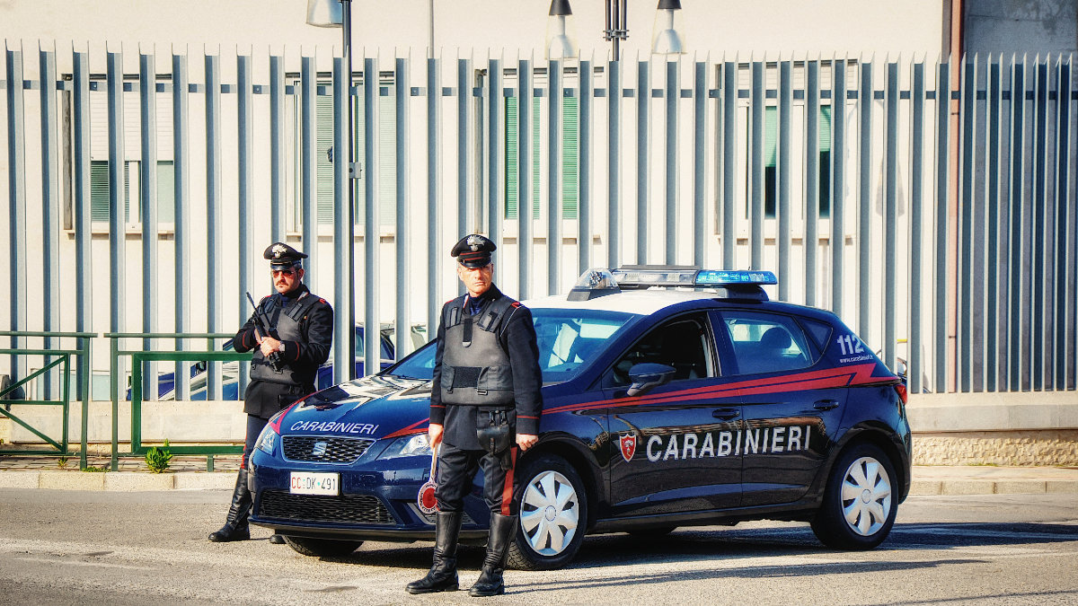 Ruba Due Furgoni A Termoli Ma, Durante Fuga Urta Auto Carabinieri ...