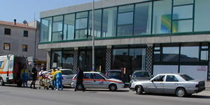 Il ciclista trasportato in ambulanza
