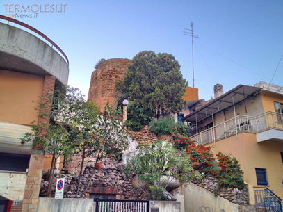 L'antica Torre del Meridiano in via Rio Vivo (foto myNews.iT)