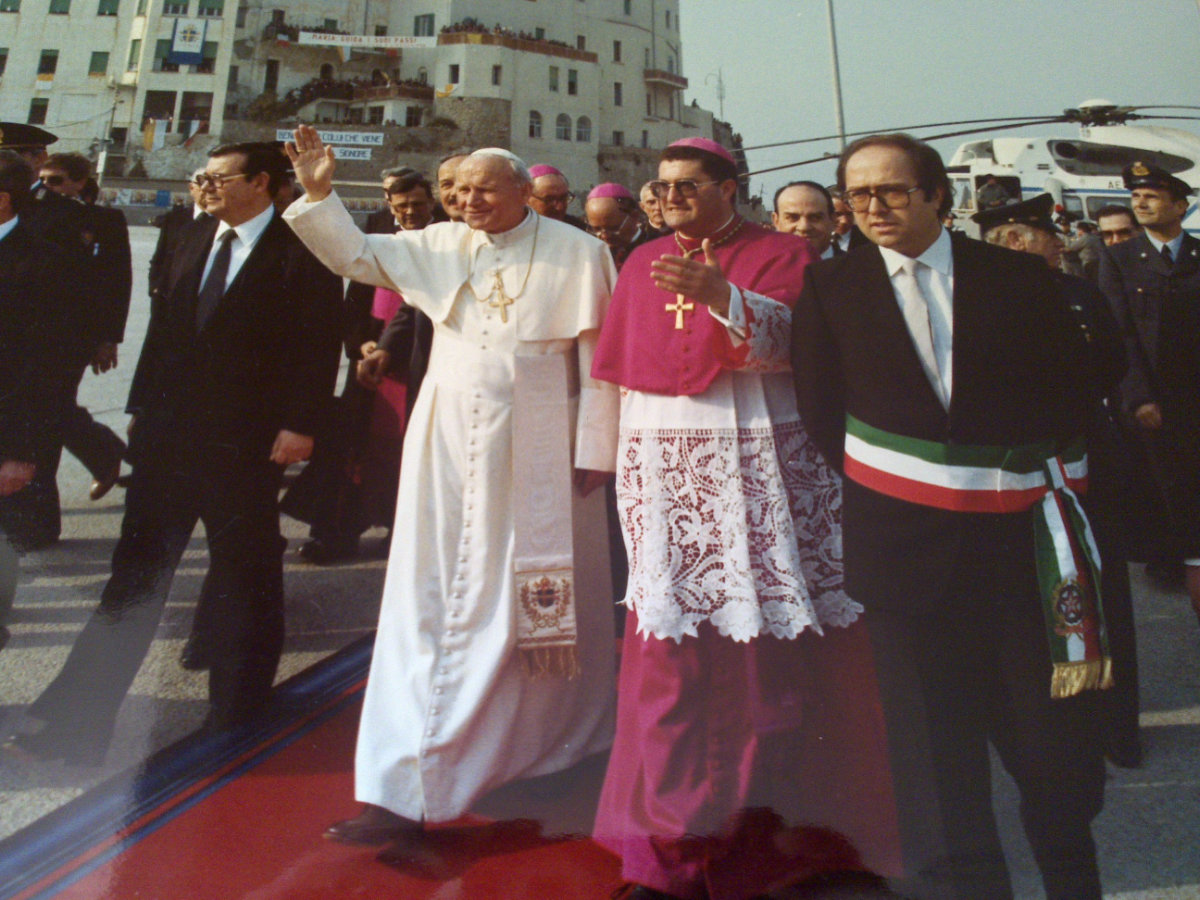 Papa Giovanni Paolo Ii Agli Sposi Giovanni Paolo II a Termoli 40 anni fa. Era il 19 marzo 1983 - myNews