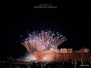 Termoli, fuochi pirotecnici dell'incendio del Castello