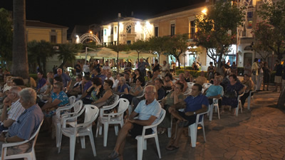 La platea durante l'incontro La platea durante l'incontro