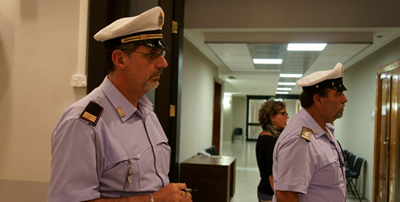 La polizia municipale verbalizza le dichiarazioni in consiglio